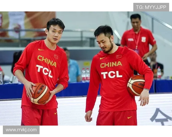 丁彦雨航在对阵北京的比赛中展现出色表现引发球迷热议