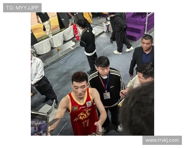 孙铭徽的篮球之路：从青涩少年到国家队的中坚力量