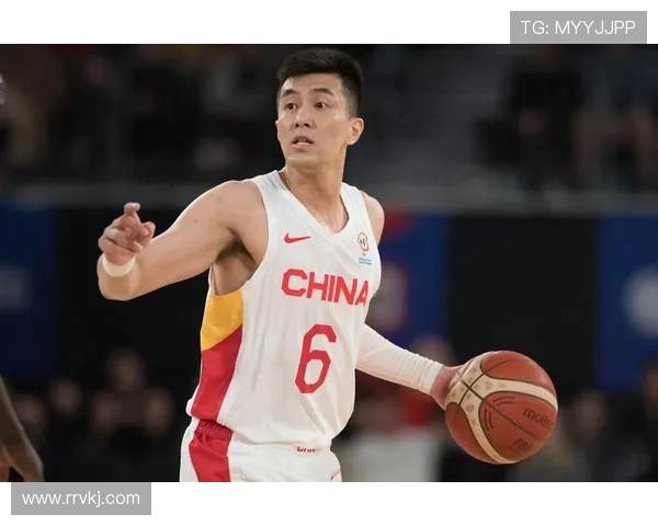 郭艾伦带领中国男篮冲击国际赛场新高峰的奋斗历程与精彩瞬间