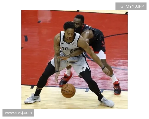 马刺对火箭比赛中哈登精彩走步瞬间回顾与分析