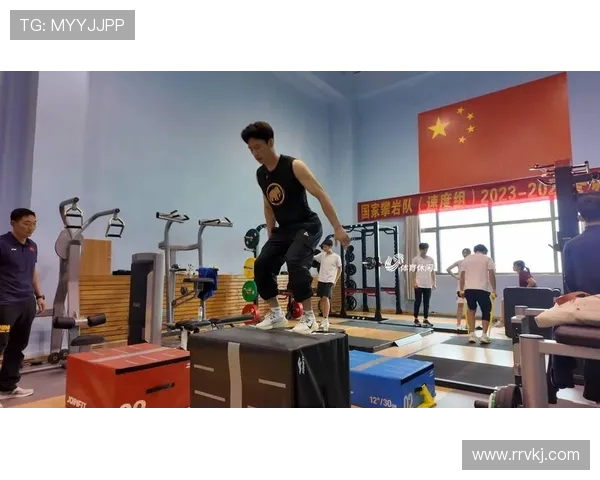 武汉城市马拉松赛中滑板队默契配合展现团队精神与竞技魅力