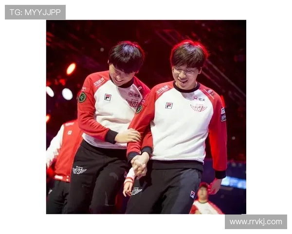 FPX战队防守策略深度解析助力英雄联盟赛场表现提升 FPX战队防守策略深度解析助力英雄联盟赛场表现提升