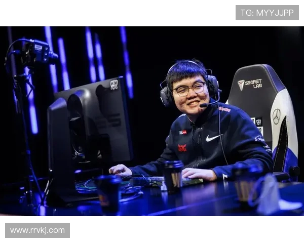 JDG战队在大师赛积分榜上以79分稳居第一名，竞争激烈形势严峻